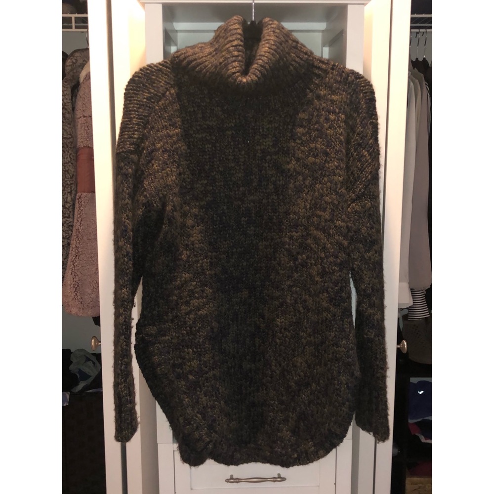 Mixed stitch tunic turtleneck